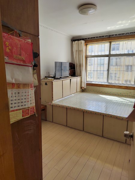 黄山小区三楼出售