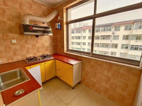 城东一区4楼76平46.8万！东边户！新装短住双气