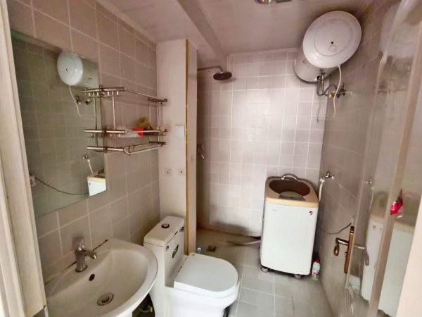 城东一区4楼76平46.8万！东边户！新装短住双气