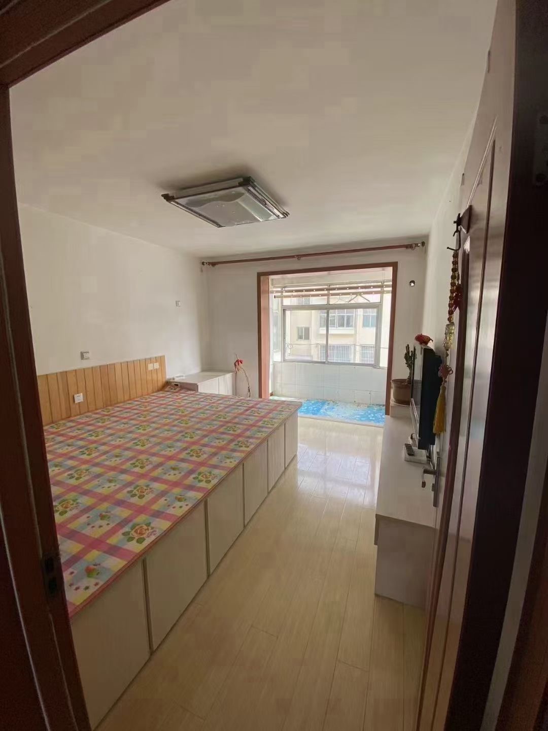 河滨小区二楼小三居71平，中厅三室地暖，29.8万小议
