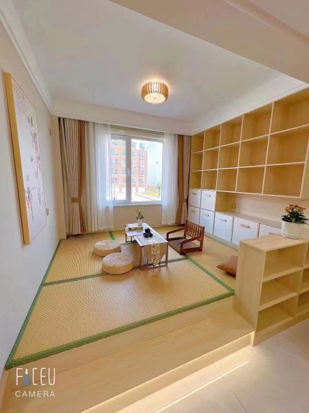 一楼带花园阳光家园84平，框架三室，豪装未住