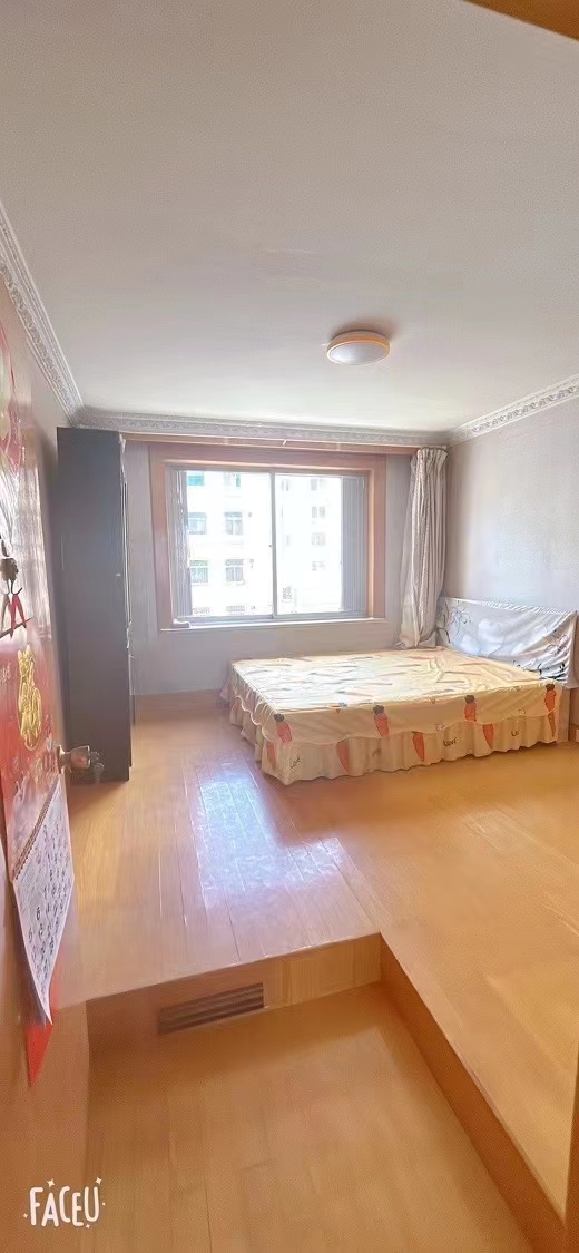 城东一区 2楼 89平二室二厅52.8万小议