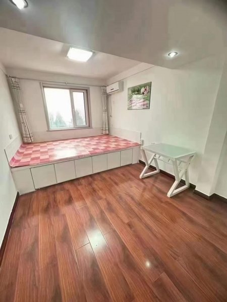 官地明珠最南排住人一楼，带大露台，框架121平，两室两厅