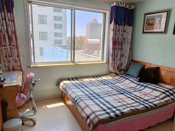 前源小区3楼87平，两室两厅可以改三室，送大草棚