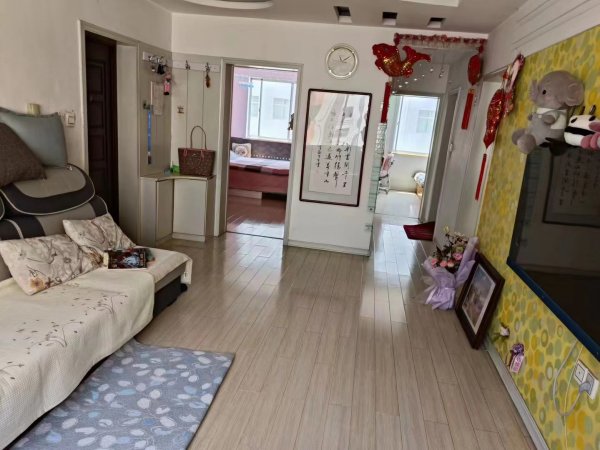 前源小区3楼87平，两室两厅可以改三室，送大草棚