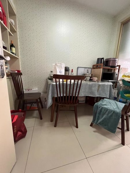 前源小区3楼87平，两室两厅可以改三室，送大草棚