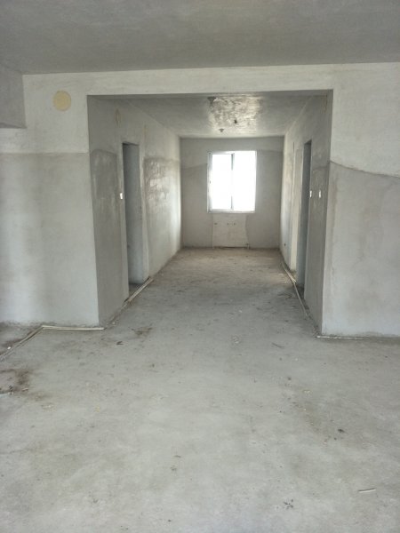 紫锦花园，六楼，82平，毛坯两室一卫，标准层高，落地大窗，仅
