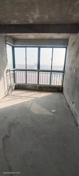 润泽小区电梯13楼，74平，毛坯两室地暖天然气，诚售28.8