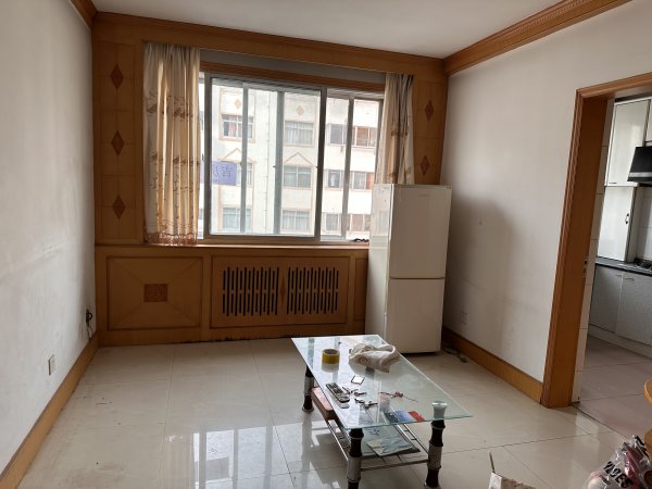 金帝商场后向阳二区4楼，年租，每月900价格小议