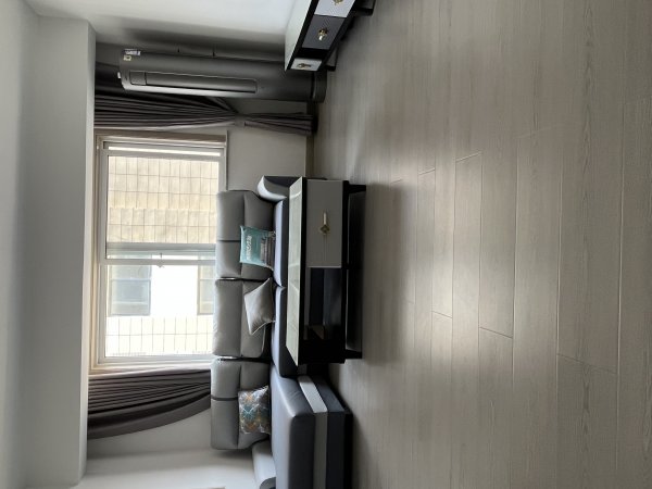 体育公园旁边，金盛苑小区4楼94平，全明户型