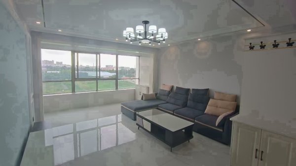 超低首付5万起，金水河畔5楼，框架结构，85.99平，南厅，