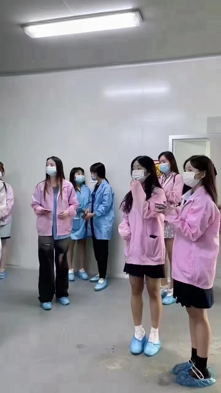 全国百强企业，缴纳五险一金，年轻人多，奖励多，坐班