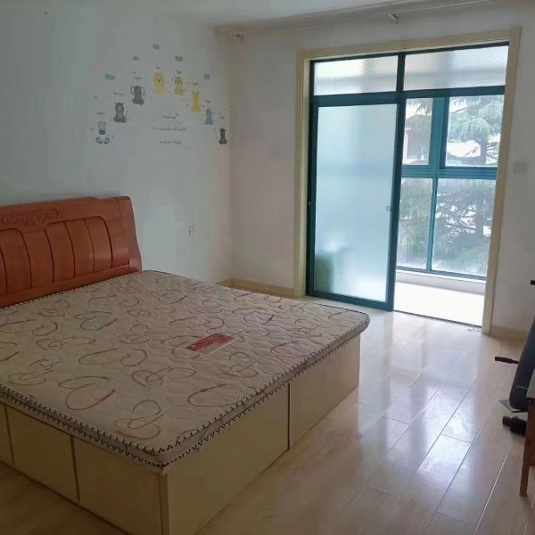 阳光丽苑小区经典2楼三室一厅一卫，97平方三室框架结构现价格