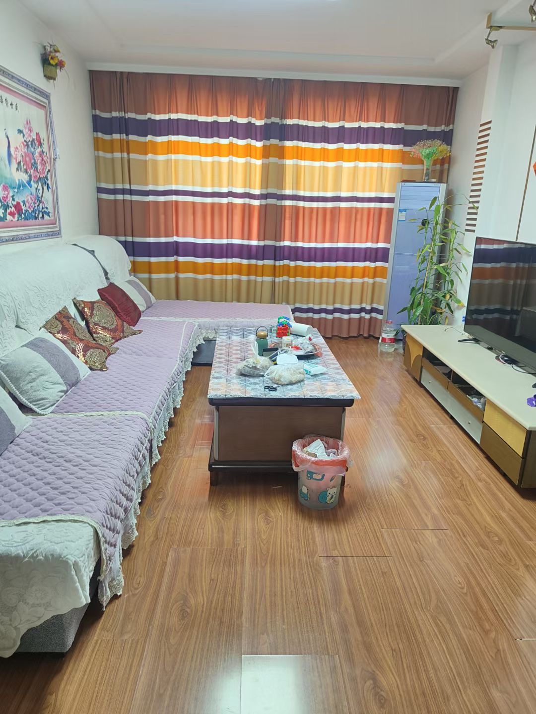 豪门小区四楼93平，三室地暖，屋内洁净