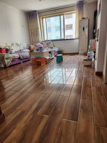 前源小区3楼90.5平房主精装短住，两室特价仅售一个月