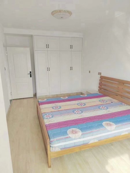 祥和家园5楼，83平，精装短住，三室，28.8万小议 地暖天