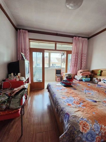 首付5万，富山小区，起脊6楼89平，2004年房，拎包入住