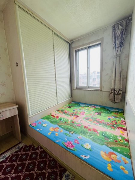 静园5楼54.2平，两室，南厅，卫生间带窗，双气，家具家电赠