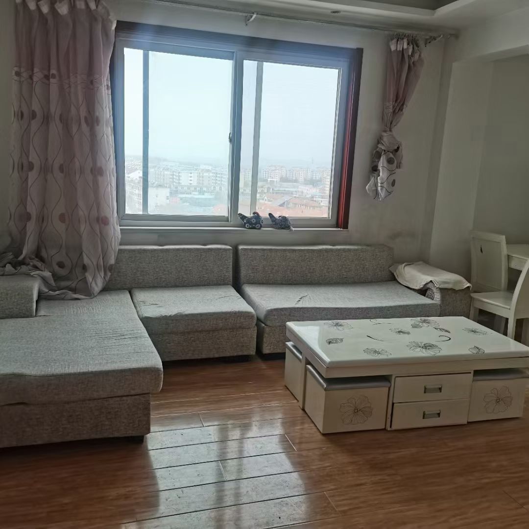 隆景苑小区5楼非顶楼86平，框架精装短住，价格便宜。