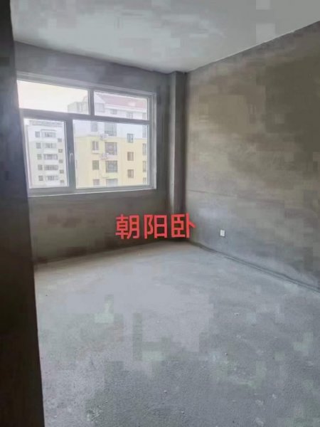 罗马阳光城 二楼112平，三室两卫，框架毛坯，59.8万