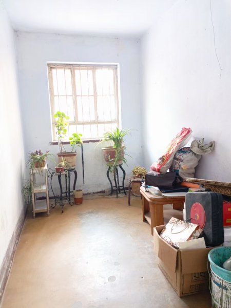 《府前学区房》用证首选 向阳一区1楼 一楼边户 可以开个门做