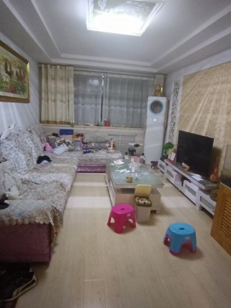 黎明花园二楼95.51平，婚房短住，带两空调，两电视，双开门