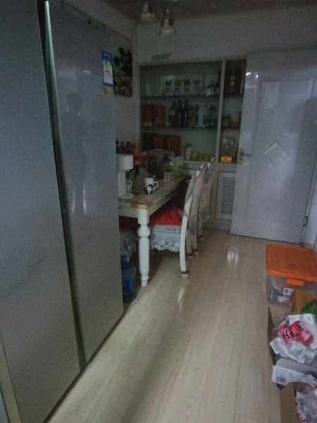 黎明花园二楼95.51平，婚房短住，带两空调，两电视，双开门