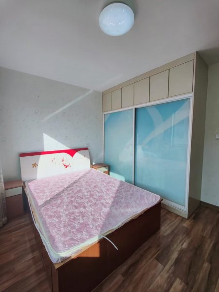 金泰小区，4楼，96平，46.8万