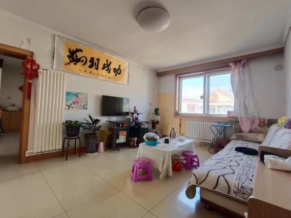 兴东小区 5楼 面积113.5平三室一卫 33.8万