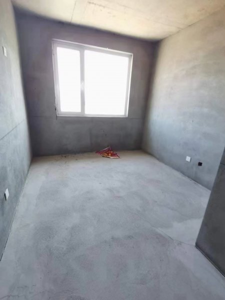 香格里拉二区威建开发，框架电梯7楼121平，3室2厅2卫全明