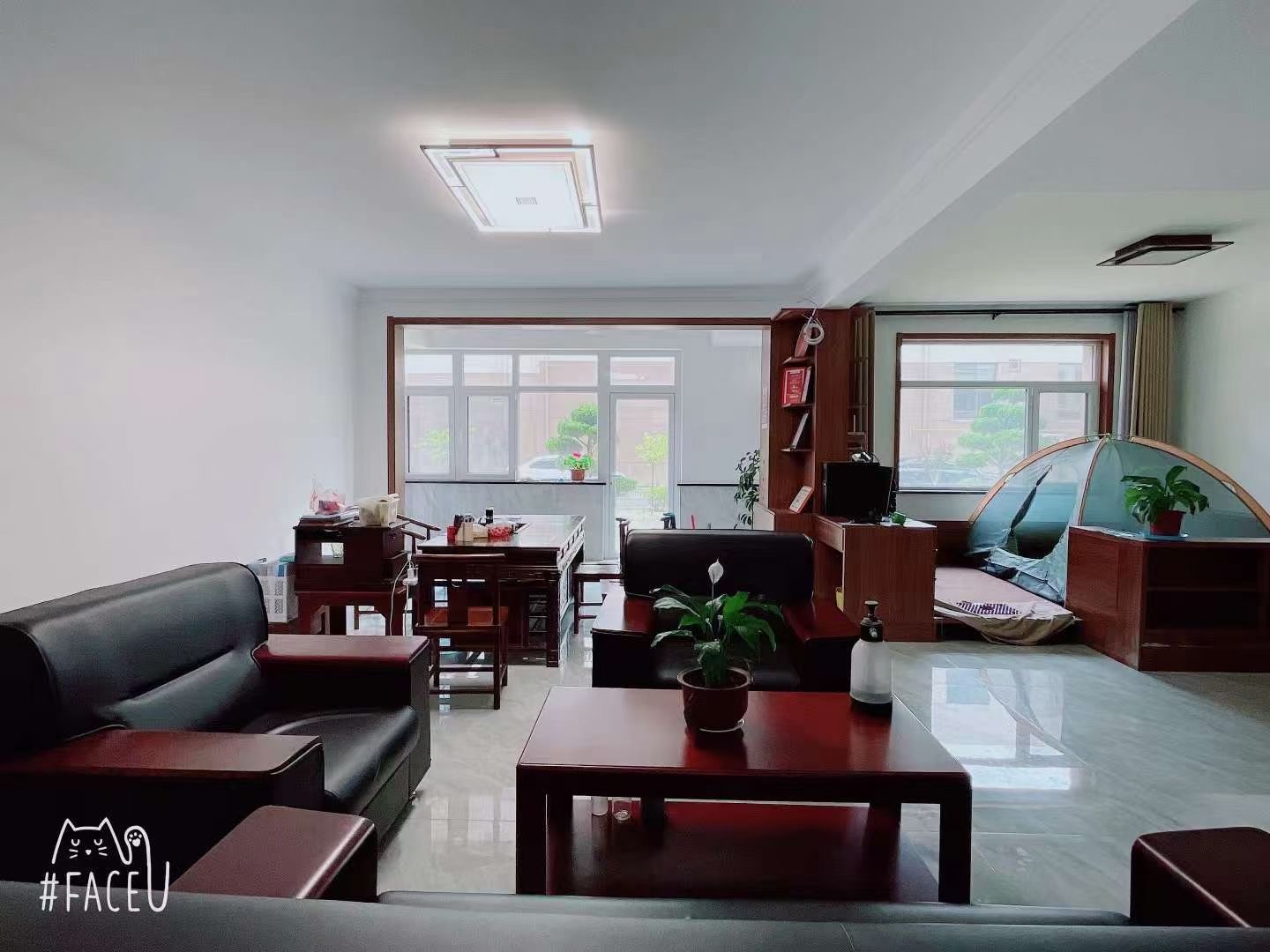 荣茂花园一楼带大花园，132平