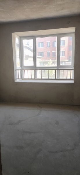 瑞晟小区电梯房 5楼124平米地暖框架毛胚，三室两卫5580