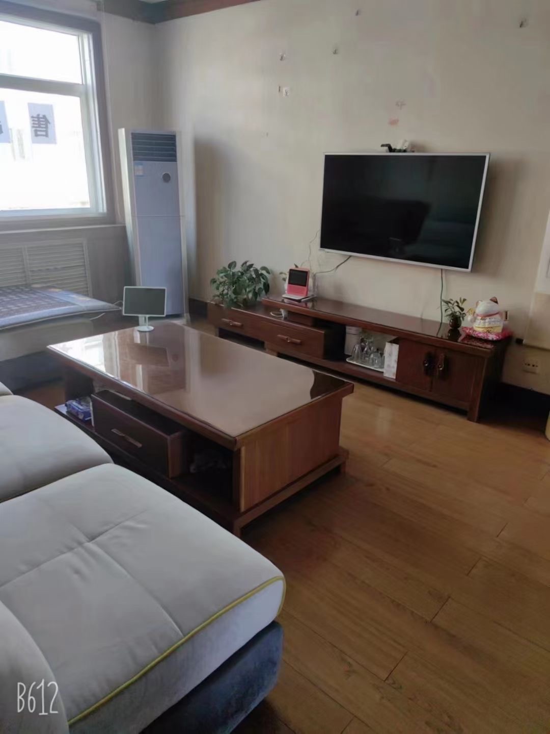 城东三区2楼93平，精装修，送家具家电