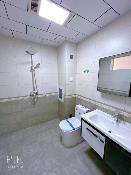 政府二区起脊5楼赠阁楼房本82.2平三室地暖婚房精装未住36