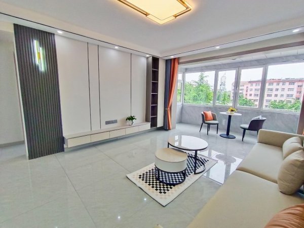光明小区四楼98平49.8万精装未住全明户型超大南厅!正三室