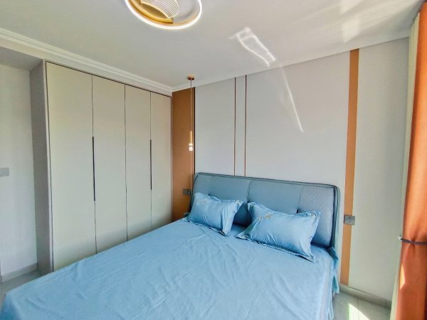 光明小区四楼98平49.8万精装未住全明户型超大南厅!正三室