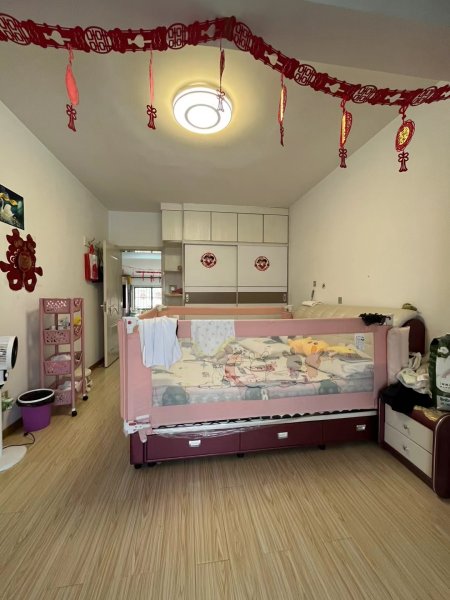 西馨园一期6楼 99平婚房短住带家具家电仅售22.8万