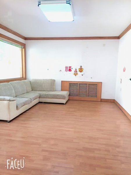 豪门小区四楼 87平
