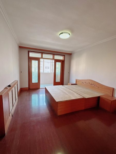 幸福小区四楼87平米，两室两厅一卫，东边户39.8万