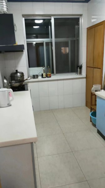 东苑小区3楼，76.9平，实际有85平两室两厅，41.8万