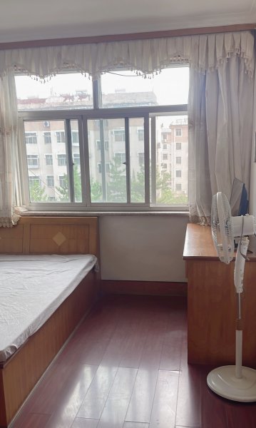 吉房出售 幸福小区 4楼西86平，3室1厅一卫，低价出售