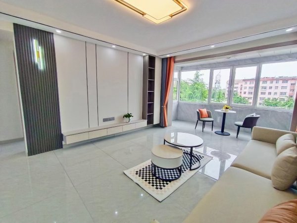 特价！光明小区四楼98平【实际面积110平】49.8万，精装