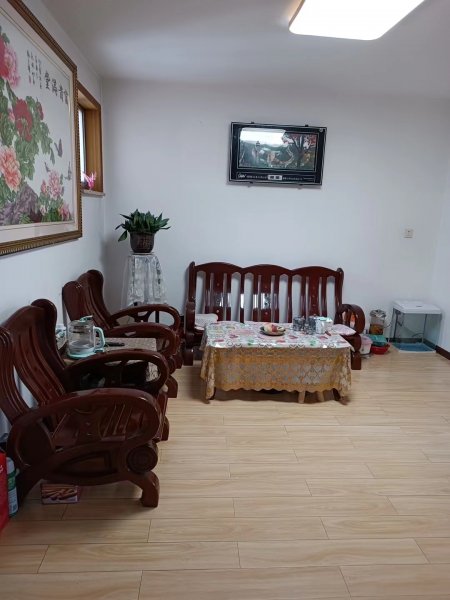 静园2楼，72平，2室精装短住。家具家电齐全，拎包入住