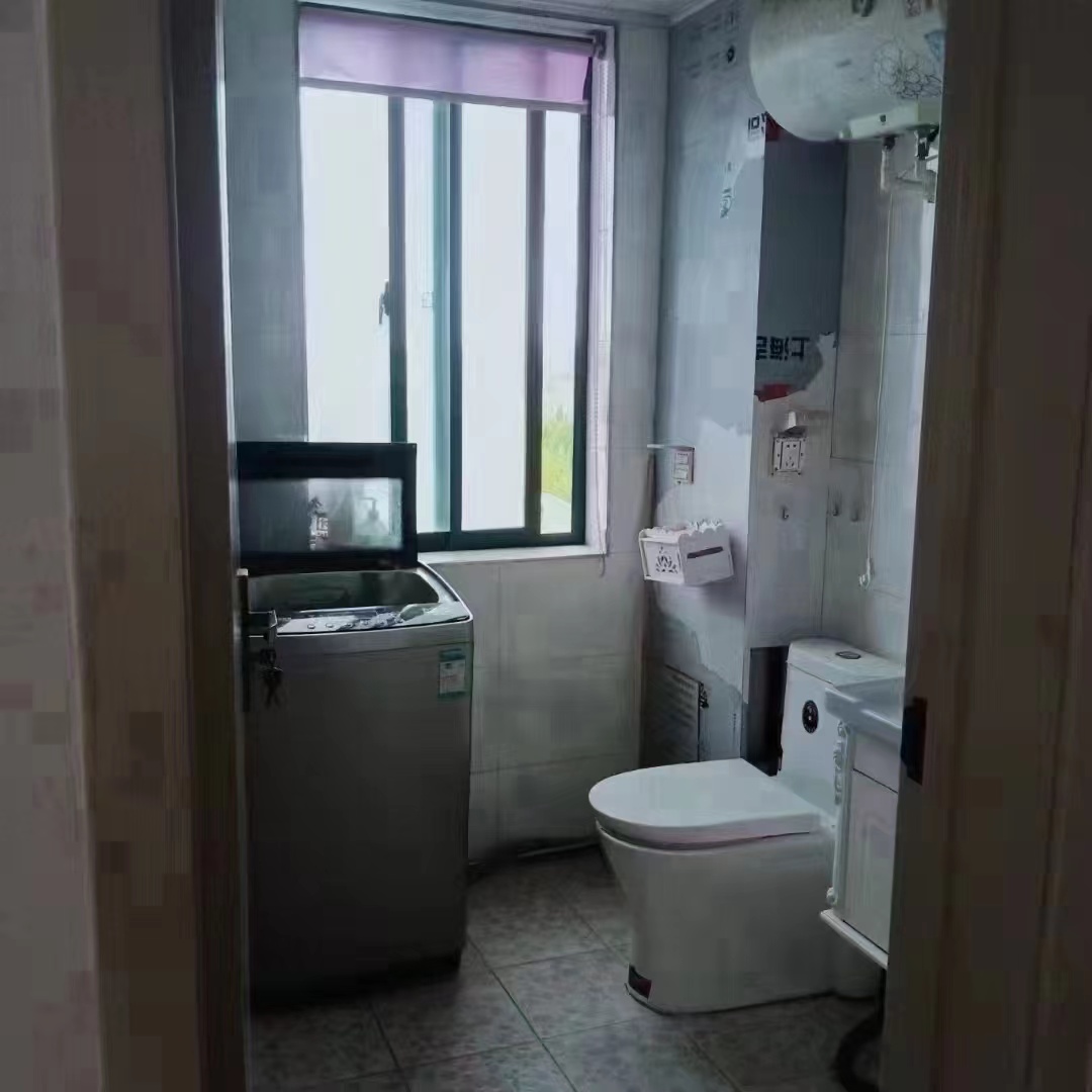 润泽小区，电梯6楼，边户，85平，两室，39.8万