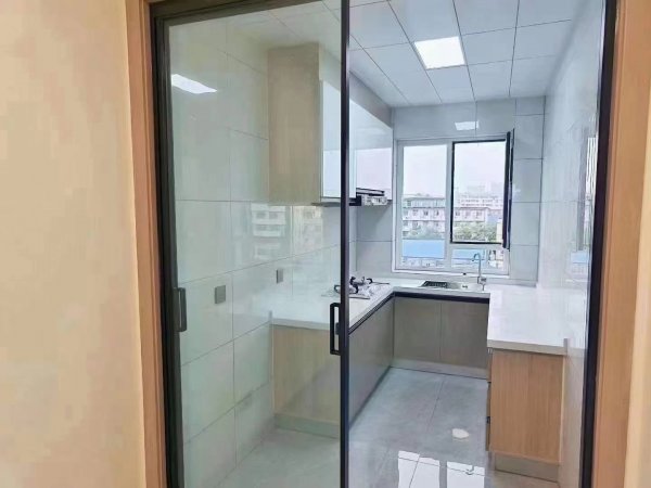首付2万！富山小区六楼89.98平，精装未住，两室两厅，双气