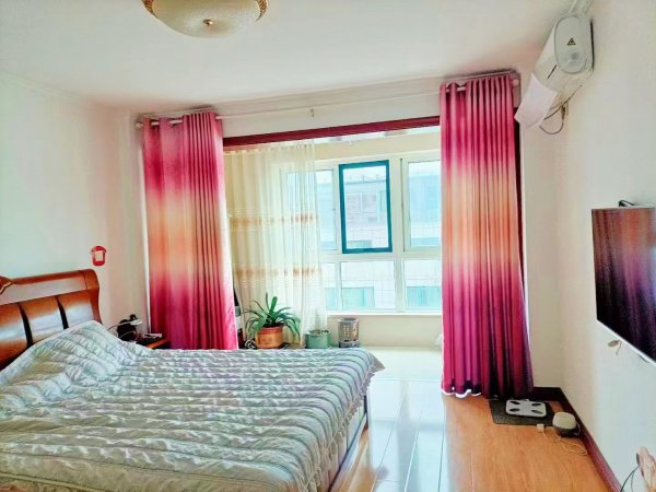官地明珠花园小区，幼儿园、小学、中学方便，购物方便