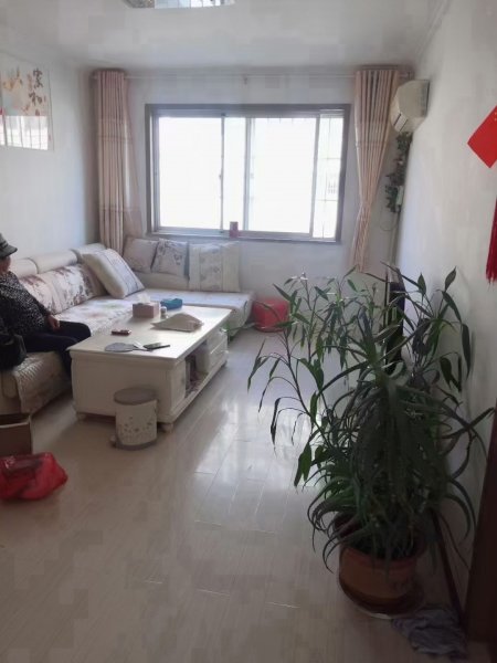 腾达二区一楼89平，精装地暖两室两厅，可改三室，售价55.8