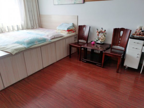 向阳二区4楼93平
