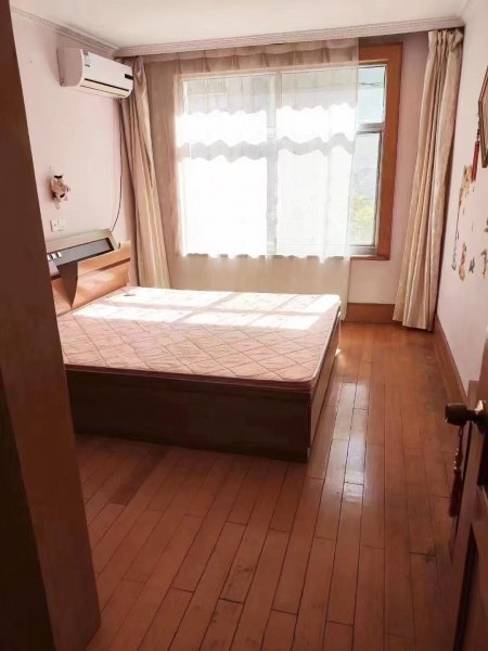向阳二区1楼80平，2个阳卧室，家具家电齐全，月租1000