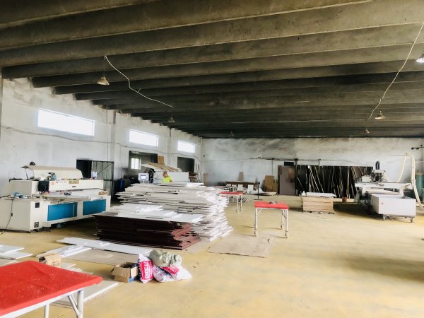 亚朵家具厂招干零活的工人师傅